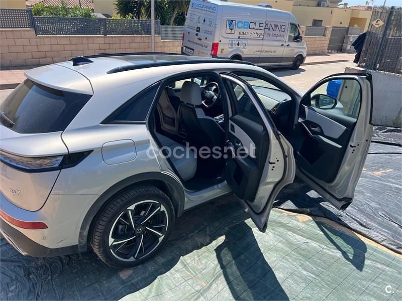 Usado DS Automobiles DS7 Crossback 300 CV (220 kW) 2024 Gris / plata SUV