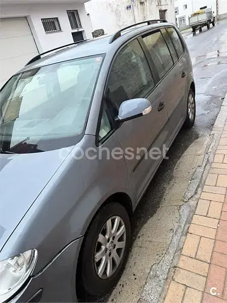 Usado VW Touran Edition 90 CV (66 kW) 2008 Gris / plata Monovolumen