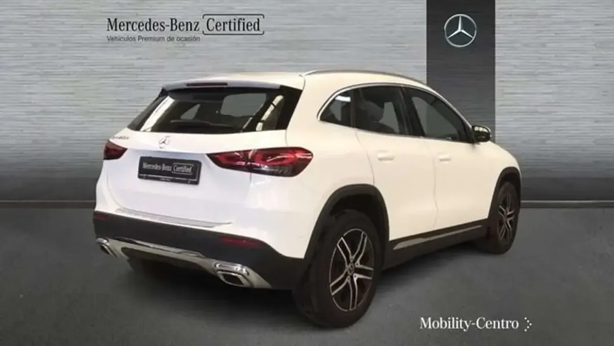 Usado Mercedes GLA200 150 CV (110 kW) 2023 Blanco SUV