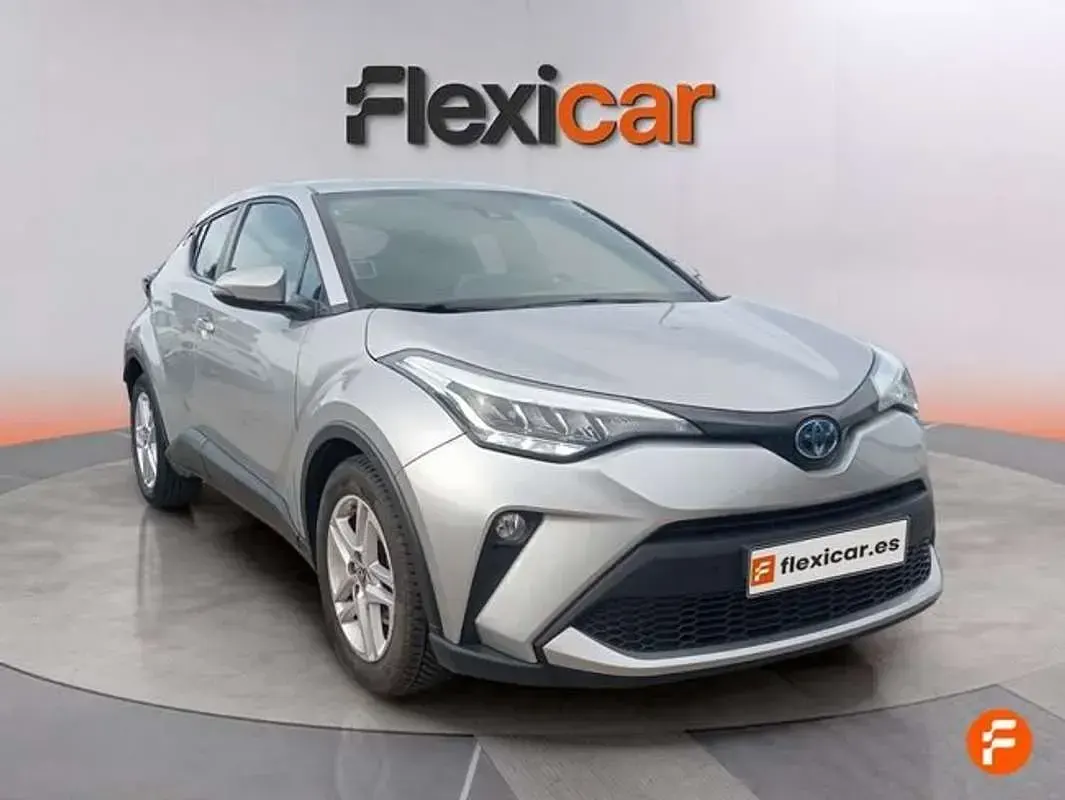 Käytetty Toyota C-HR Active 140 HP (102 kW) 2023 Harmaa Katumaasturi