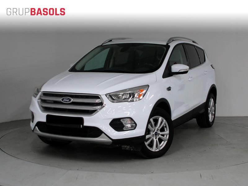 Usado Ford Kuga Trend 150 CV (110 kW) 2017 Blanco SUV
