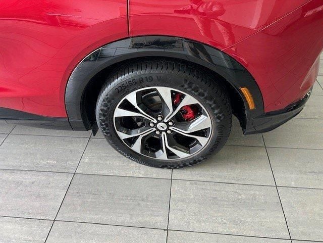 Usado Ford Mustang Mach-E Premium 258 kW (351 CV) 2023 Rojo lucid (metalizado) SUV