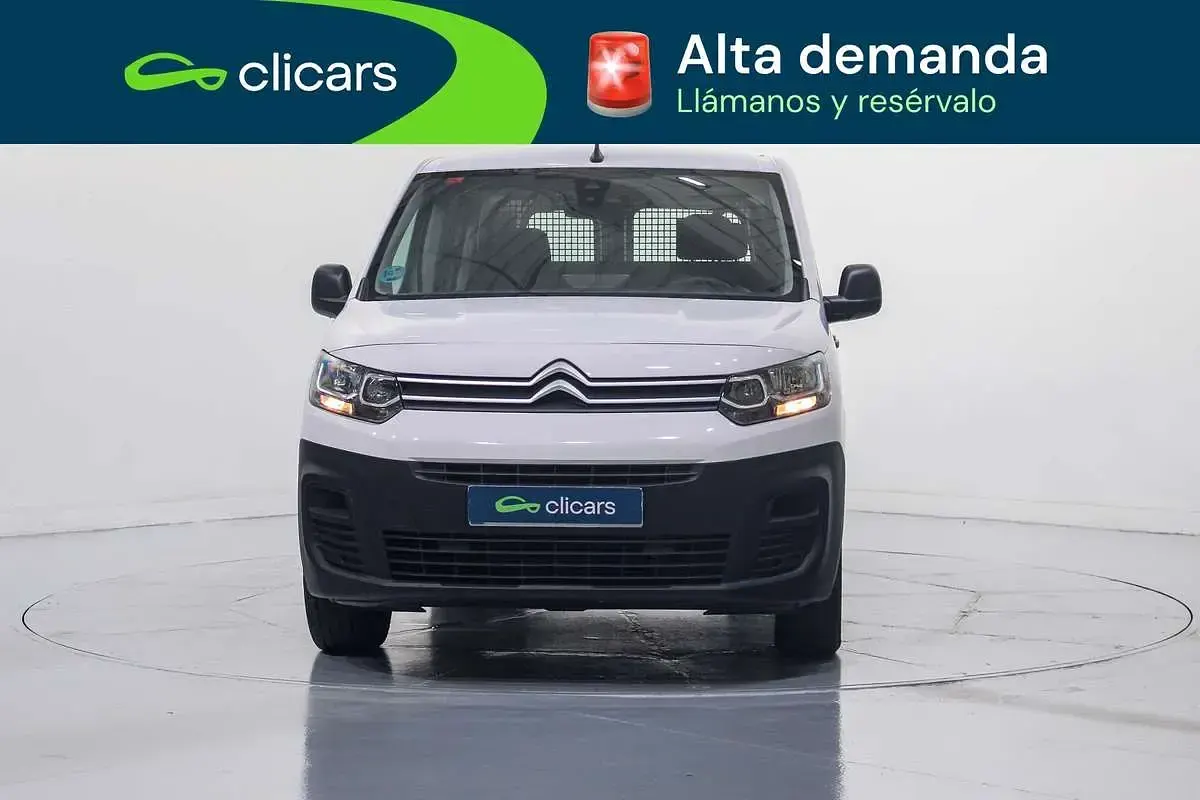 Usado Citroën Berlingo Live 102 CV (75 kW) 2023 Blanco Monovolumen