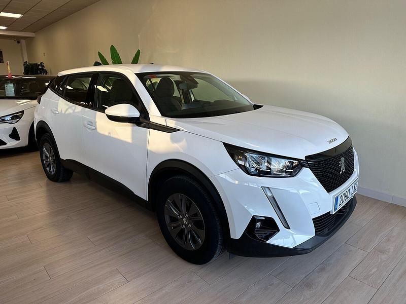 Usado Peugeot 2008 Active 100 CV (73 kW) 2020 Blanco SUV
