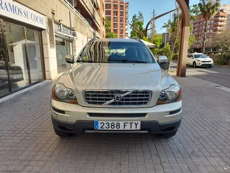 Käytetty Volvo XC90 Momentum 185 HP (136 kW) 2007 Peessi Katumaasturi