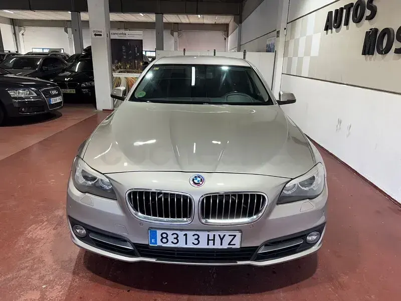 Usado BMW 520 Comfort Edition 184 CV (135 kW) 2014 Beige Berlina