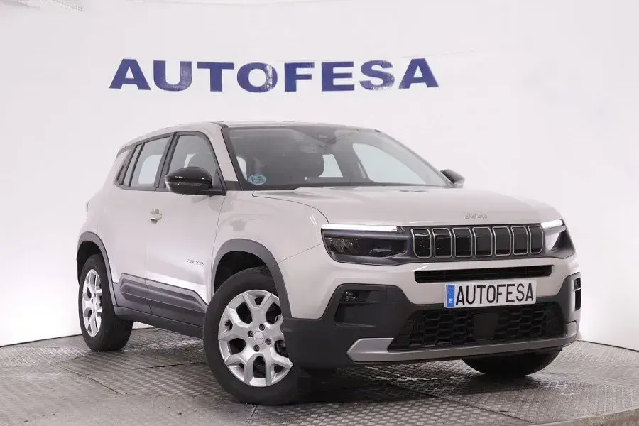 Usado Jeep Avenger Altitude 100 CV (73 kW) 2025 Gris titanio SUV