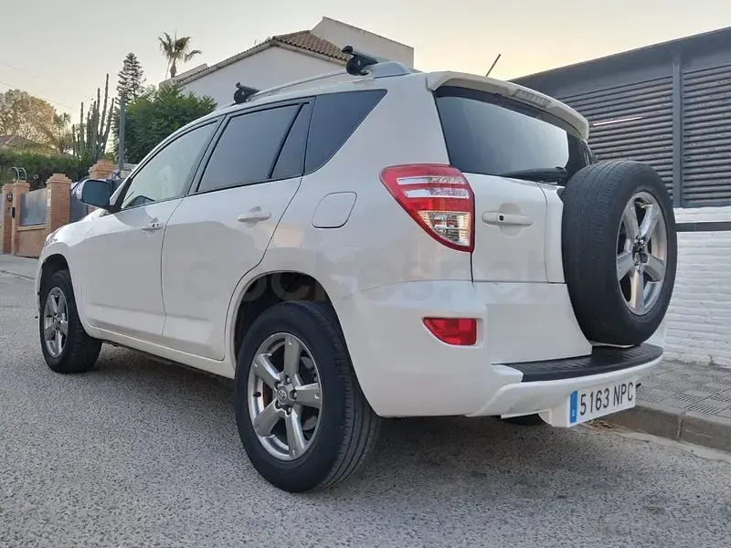 Usado Toyota RAV4 Executive 150 CV (110 kW) 2012 Blanco SUV