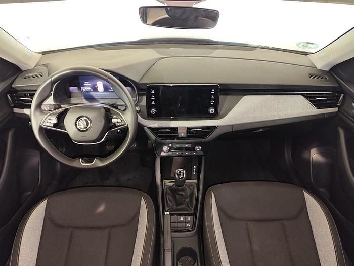 Usado Skoda Kamiq Selection 115 CV (84 kW) 2024 Gris / plata SUV