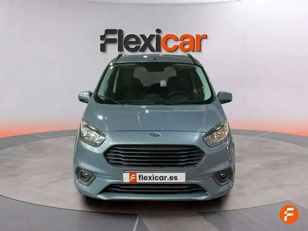 Usado Ford Tourneo Trend 102 CV (75 kW) 2019 Gris Van
