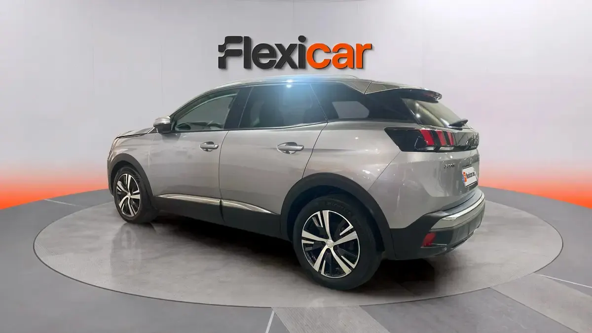 Usado Peugeot 3008 Active 131 CV (96 kW) 2019 Gris SUV