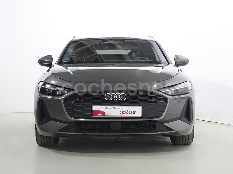 Usado Audi A5 204 CV (150 kW) 2025 Gris / plata Familiar