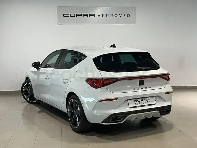 Usado Cupra Leon 150 CV (110 kW) 2023 Blanco Berlina