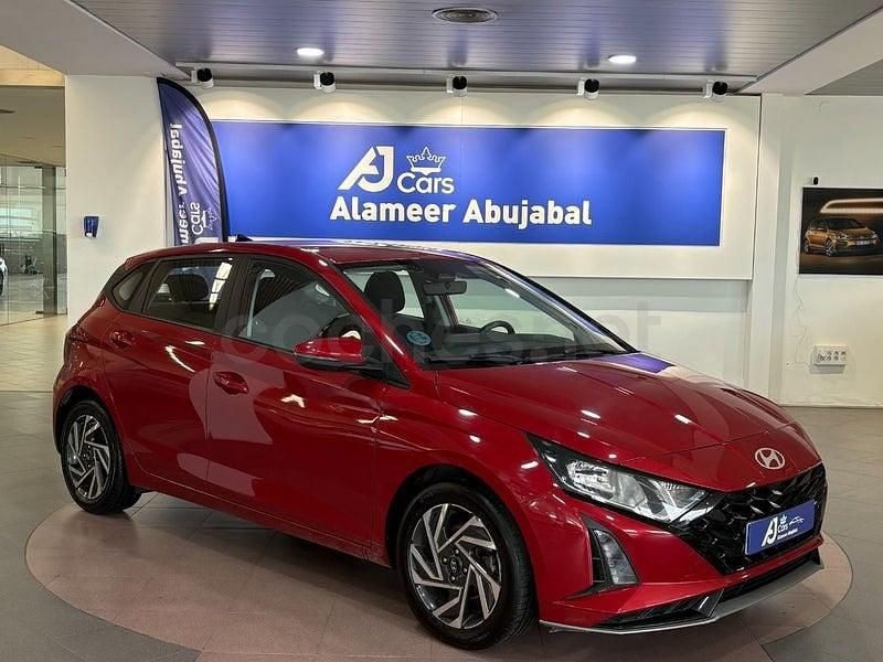 Usado Hyundai i20 100 CV (73 kW) 2024 Rojo Berlina