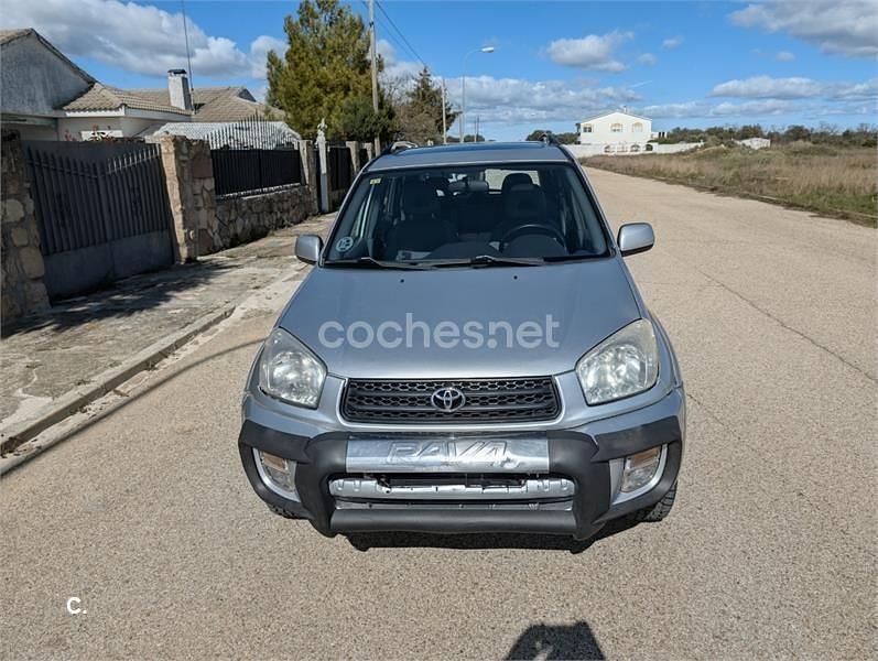 Usado Toyota RAV4 Sol 150 CV (110 kW) 2001 Gris / plata SUV