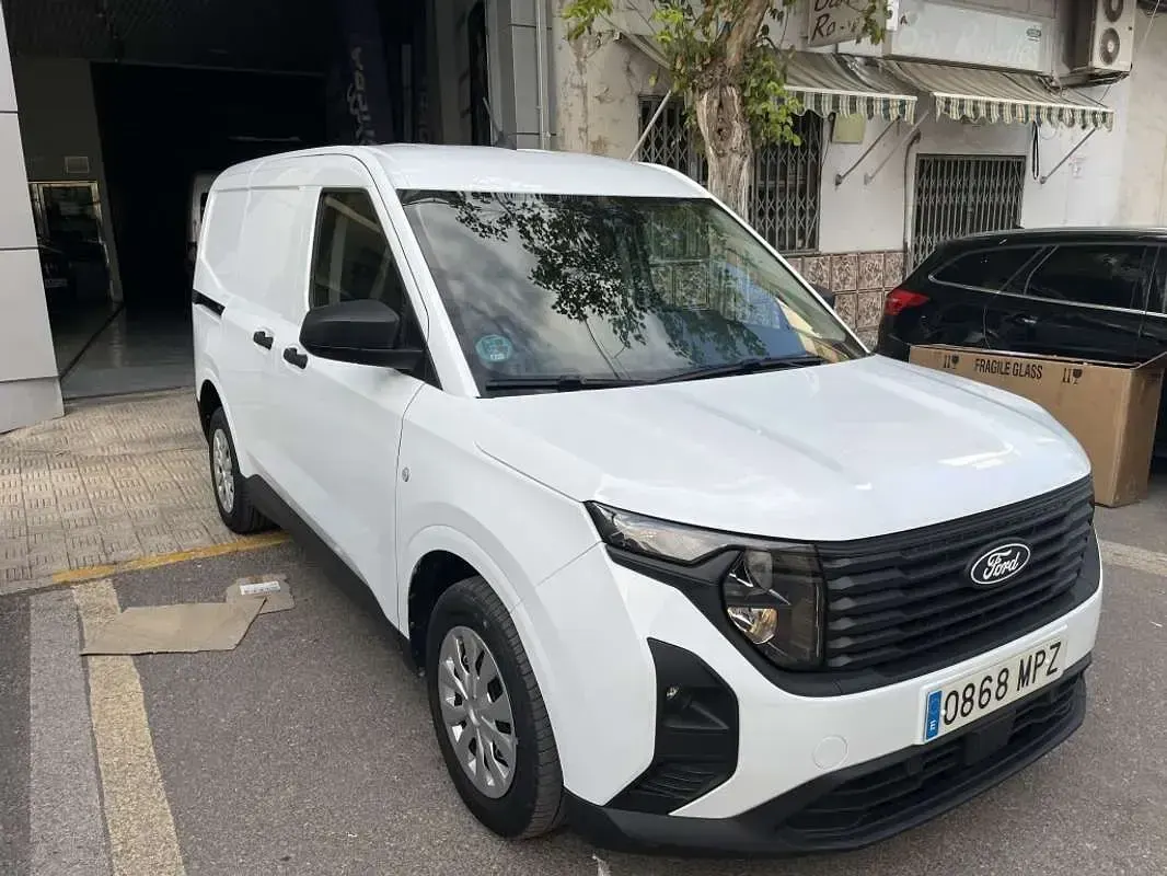 Usado Ford Transit Trend 102 CV (75 kW) 2024 Blanco Van