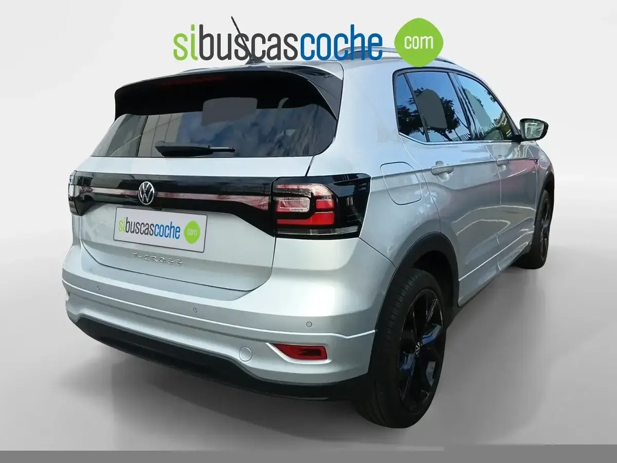 Usado VW T-Cross Sportline 110 CV (80 kW) 2023 Gris/plata SUV