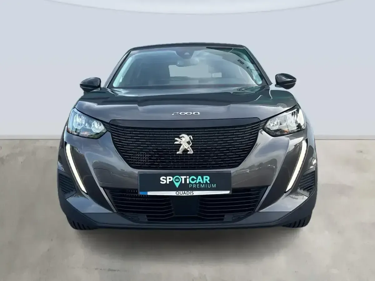 Usado Peugeot 2008 Active 110 CV (80 kW) 2022 Gris SUV