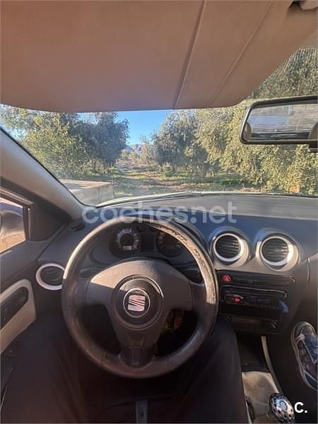 Usado Seat Ibiza 75 CV (55 kW) 2003 Blanco Berlina