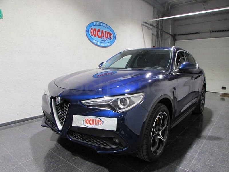 Usado Alfa Romeo Stelvio Executive 190 CV (139 kW) 2019 Azul SUV