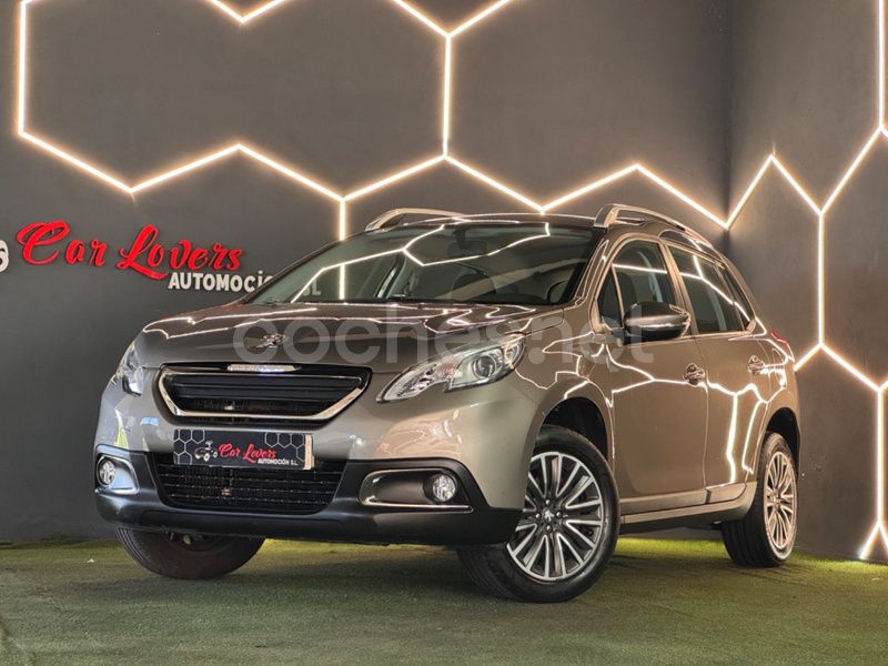 Usado Peugeot 2008 Allure 110 CV (80 kW) 2016 Beige SUV