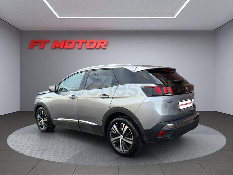 Usado Peugeot 3008 Allure 130 CV (95 kW) 2020 Gris / plata SUV