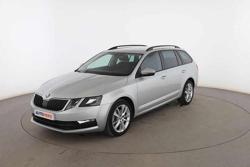 Gris Usado 2017 Skoda Octavia Familiar | 16.299 € (Precio justo) - Imagen 1/3