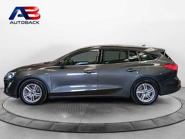 Usado Ford Focus Trend 125 CV (91 kW) 2021 Negro Familiar