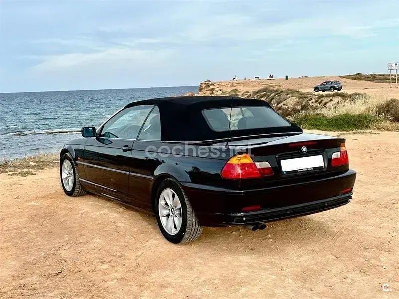 Usado BMW 323 Cabriolet 170 CV (125 kW) 2001 Negro Descapotable