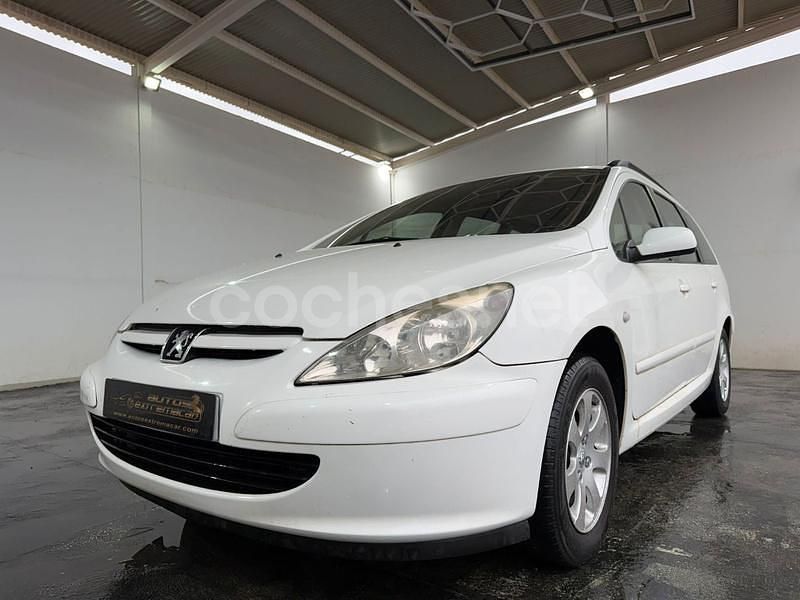 Usado Peugeot 307 110 CV (80 kW) 2003 Blanco Familiar