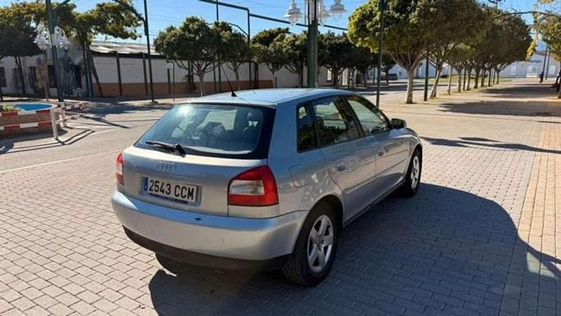 Usado Audi A3 Ambition 125 CV (91 kW) 2002 Azul Utilitario