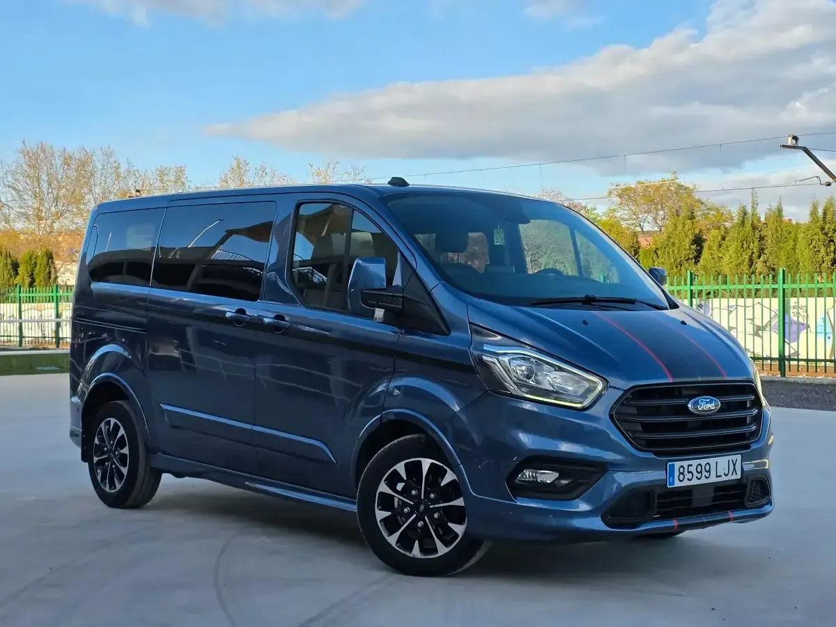 Usado Ford Transit Custom Trend 170 CV (125 kW) 2020 Azul Familiar