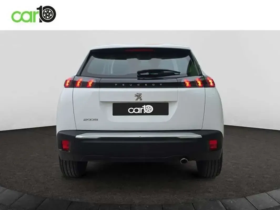 Usado Peugeot 2008 Active 110 CV (80 kW) 2020 Blanco SUV