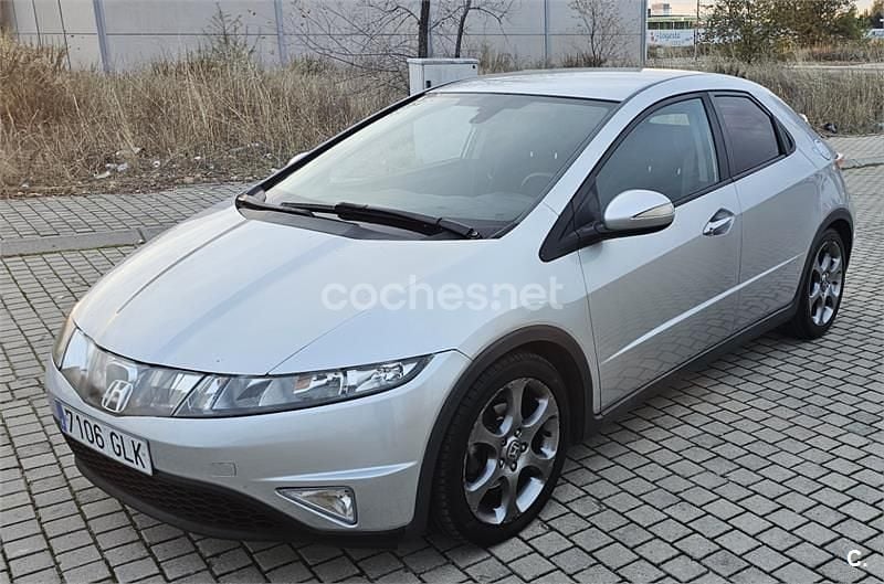 Gris / plata Usado 2009 Honda Civic Executive Berlina | 4490 € (Precio justo) - Imagen 1/4