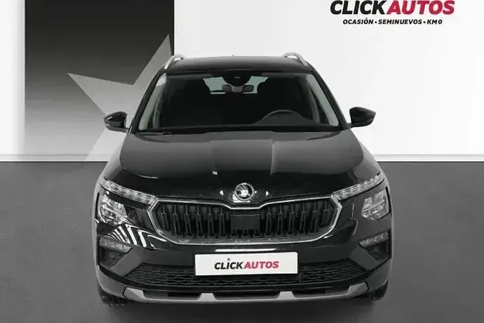 Usado Skoda Kamiq Selection 115 CV (84 kW) 2025 Rojo SUV