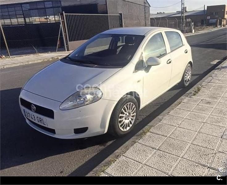 Usado Fiat Punto Dynamic 75 CV (55 kW) 2009 Blanco Utilitario