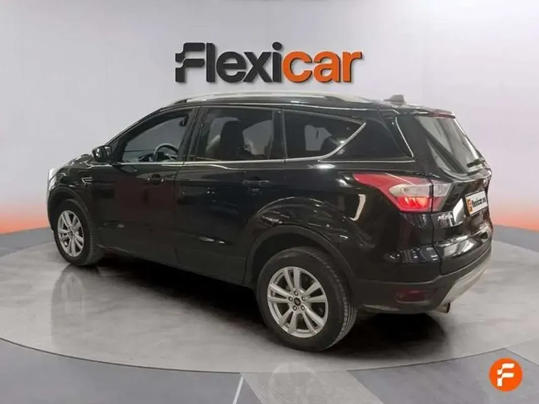 Usado Ford Kuga ST-Line 120 CV (88 kW) 2018 Negro SUV