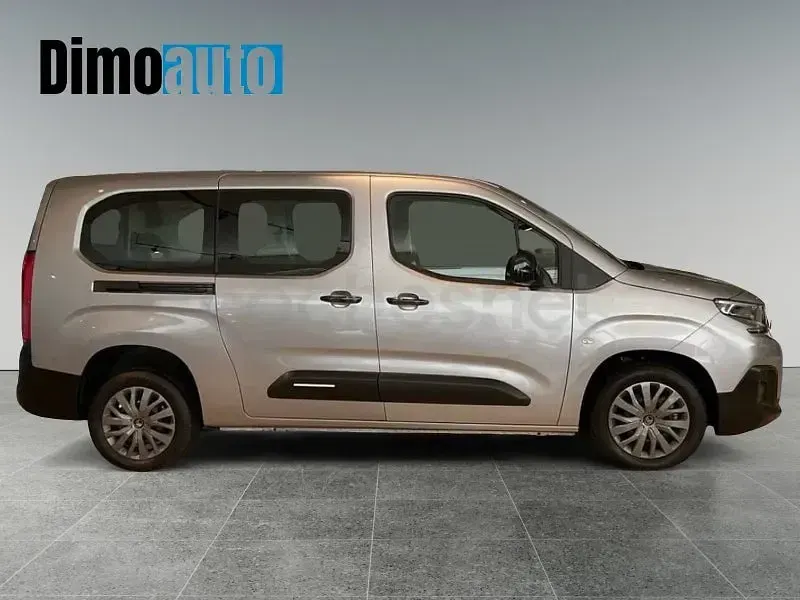 Usado Citroën Berlingo 130 CV (95 kW) 2025 Gris / plata Monovolumen