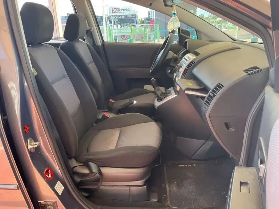 Usado Mazda 5 Active 110 CV (80 kW) 2007 Gris Monovolumen