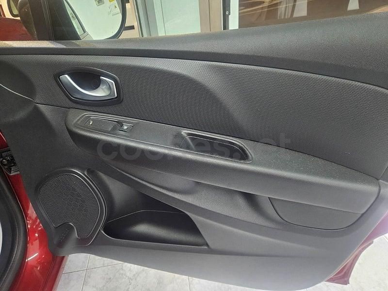 Usado Renault Clio IV Business 75 CV (55 kW) 2018 Granate Berlina