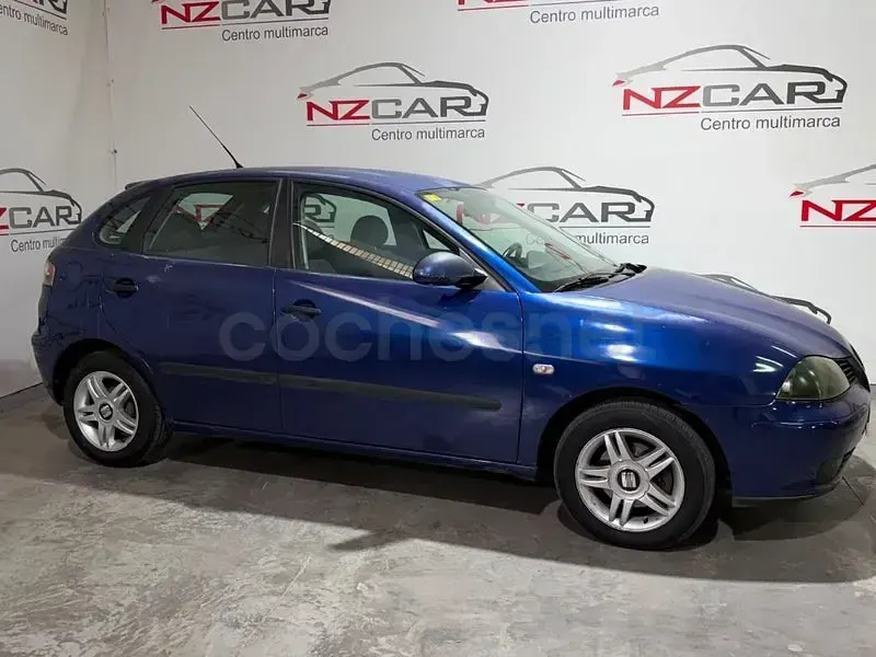 Usado Seat Ibiza 75 CV (55 kW) 2004 Azul Utilitario
