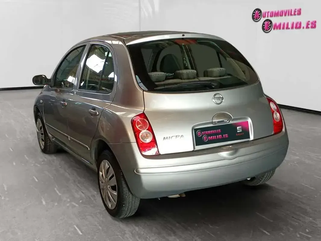 Usado Nissan Micra Acenta 88 CV (64 kW) 2007 Plateado Utilitario