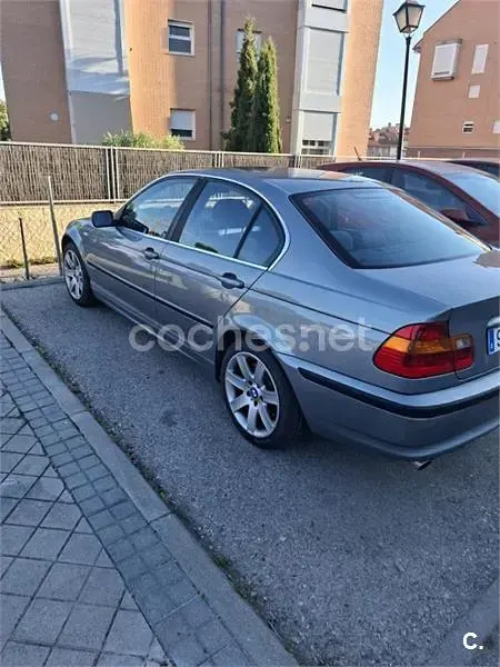 Usado BMW 330 231 CV (169 kW) 2004 Gris / plata Berlina