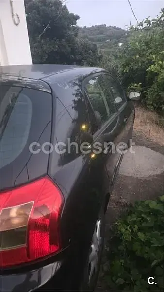 Usado Toyota Corolla 97 CV (71 kW) 2003 Negro Berlina