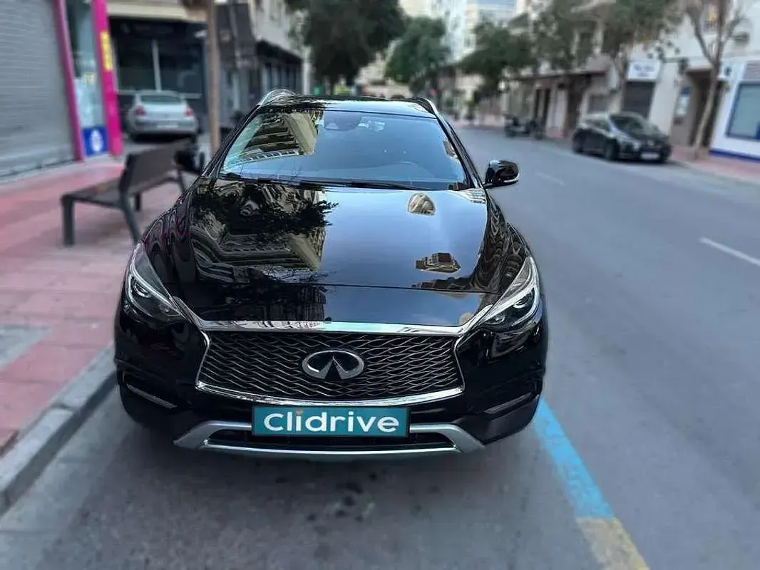 Usado Infiniti QX30 Premium 170 CV (125 kW) 2018 Negro SUV
