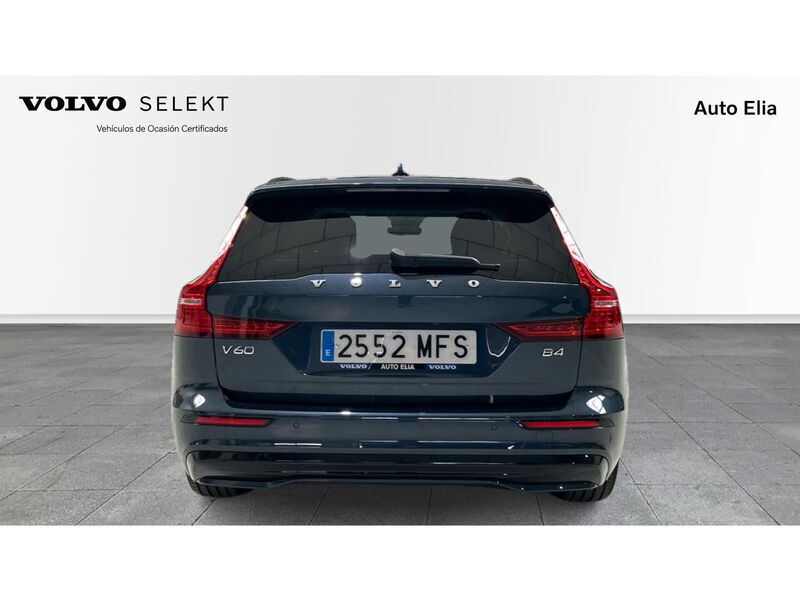 Usado Volvo V60 Plus 197 CV (144 kW) 2023 Azul Familiar