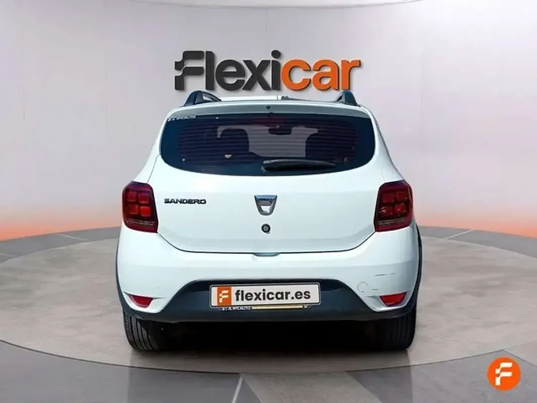 Usado Dacia Sandero Essentiel 73 CV (53 kW) 2019 Blanco Berlina