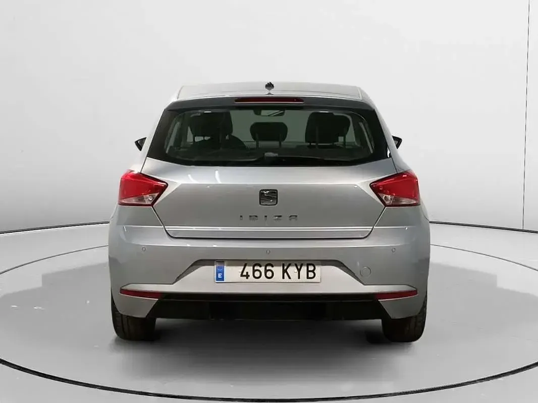 Usado Seat Ibiza Style 80 CV (58 kW) 2019 Gris Utilitario