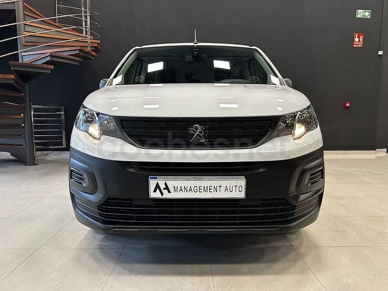 Usado Peugeot Rifter Allure 100 CV (73 kW) 2023 Blanco Monovolumen