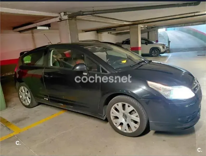 Begagnad Citroën C4 110 HK (80 kW) 2005 Svart Sedan